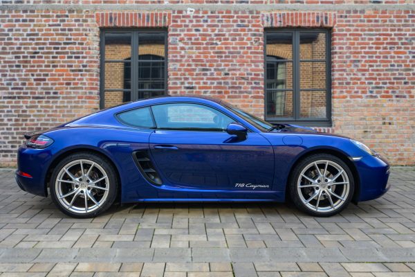 Cayman_enzianblau_00007