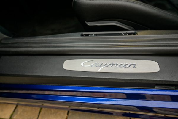 Cayman_enzianblau_00015