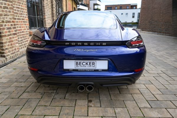 Cayman_enzianblau_00025