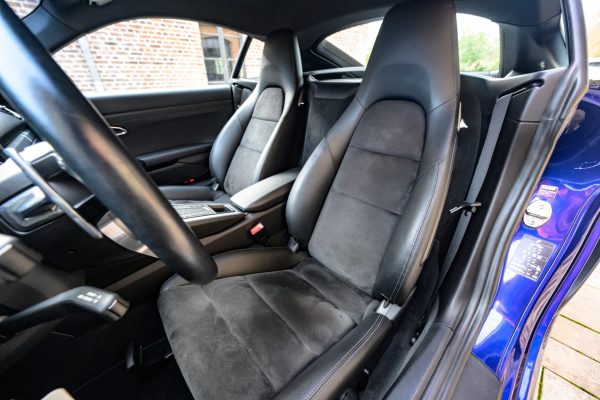 Cayman_enzianblau_00032