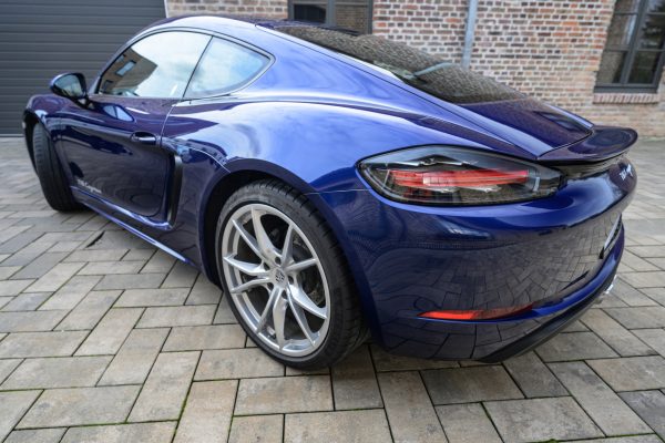 Cayman_enzianblau_00047