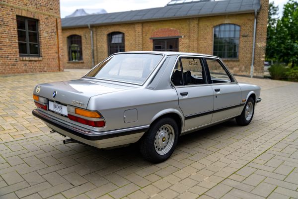 BMW_520i-00002