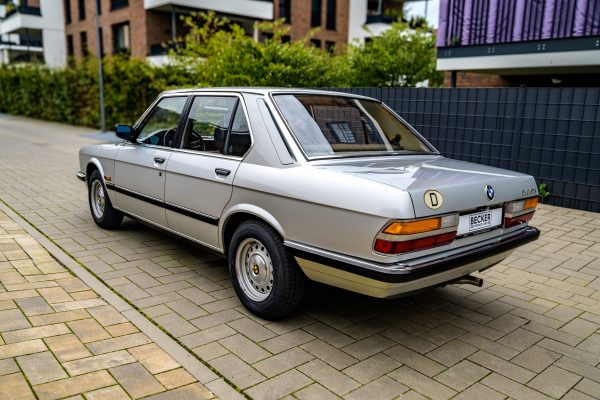 BMW_520i-00005