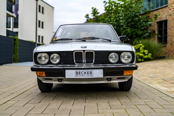 BMW_520i-00009