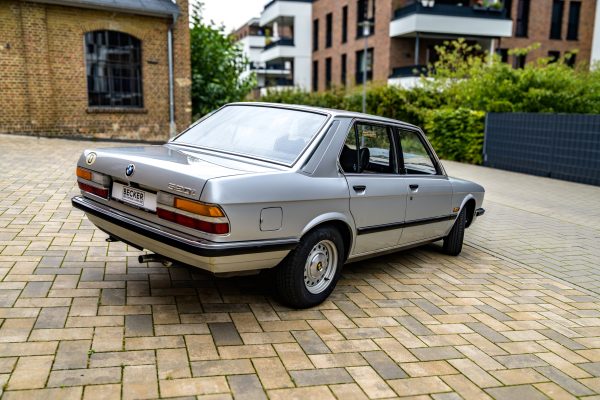BMW_520i-00020