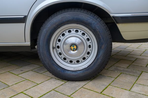 BMW_520i-00033
