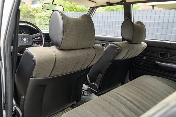 BMW_520i-00054